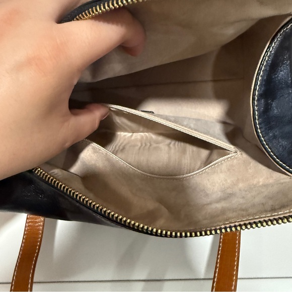 Kate Spade Rectangular Zip Leather Crossbody (Model 11752) - Picture 8 of 11